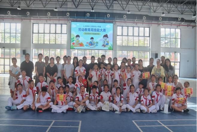 家校同心同行五育融合育人人大附中三亚学校小学部家长开放日活动_67.jpg