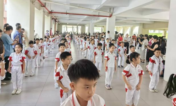 家校同心同行五育融合育人人大附中三亚学校小学部家长开放日活动_38.jpg
