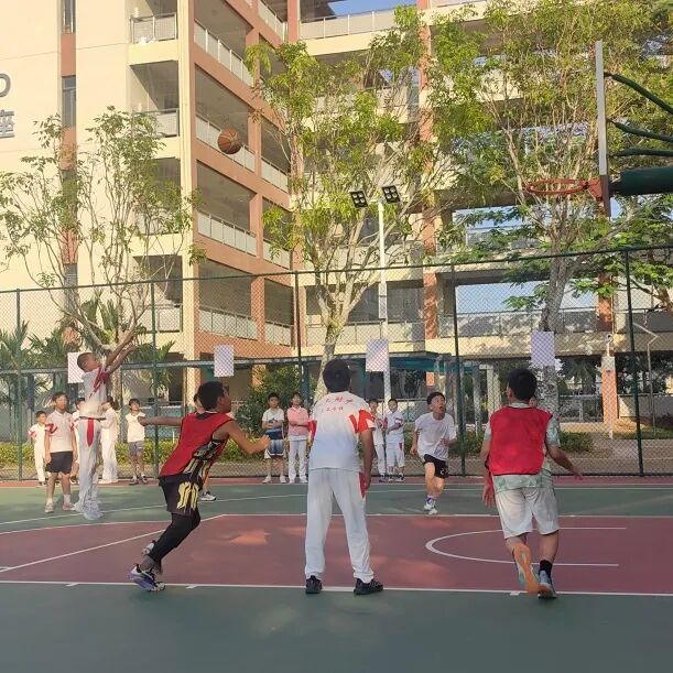 快乐篮球活力童年人大附中三亚学校小学部篮球嘉年华圆满落幕_28.jpg