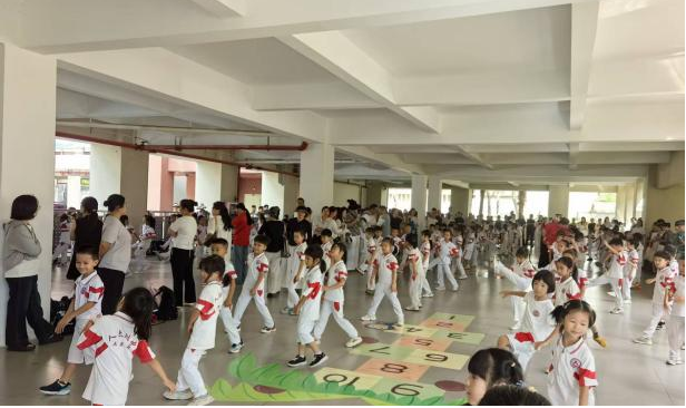 家校同心同行五育融合育人人大附中三亚学校小学部家长开放日活动_39.jpg