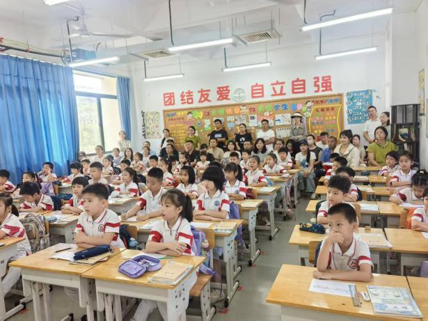 家校同心同行五育融合育人人大附中三亚学校小学部家长开放日活动_33.jpg