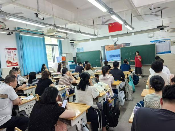 家校同心同行五育融合育人人大附中三亚学校小学部家长开放日活动_74.jpg