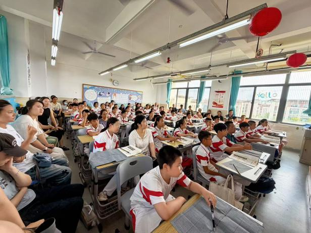 家校同心同行五育融合育人人大附中三亚学校小学部家长开放日活动_29.jpg
