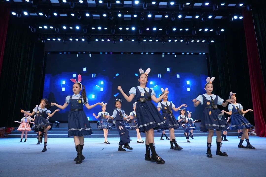 队徽闪耀伴成长童心逐梦向未来人大附中三亚学校六一文艺汇演圆满落幕_44.jpg
