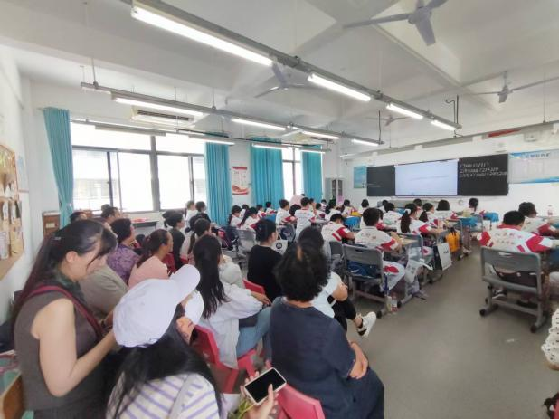 家校同心同行五育融合育人人大附中三亚学校小学部家长开放日活动_28.jpg