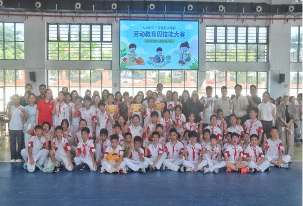 家校同心同行五育融合育人人大附中三亚学校小学部家长开放日活动_68.jpg