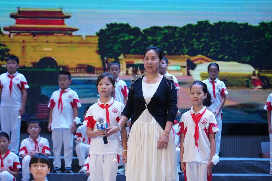 队徽闪耀伴成长童心逐梦向未来人大附中三亚学校六一文艺汇演圆满落幕_52.jpg