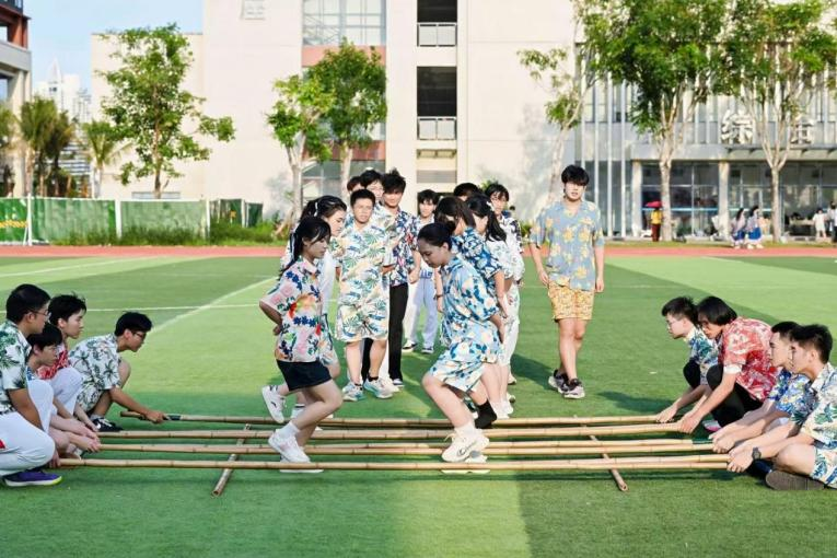 舞绽青春风采同心奔赴华章人大附中三亚学校高二年级集体舞展演_53.jpg