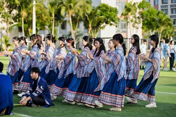 舞绽青春风采同心奔赴华章人大附中三亚学校高二年级集体舞展演_48.jpg