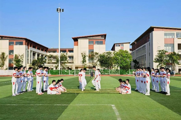 舞绽青春风采同心奔赴华章人大附中三亚学校高二年级集体舞展演_47.jpg