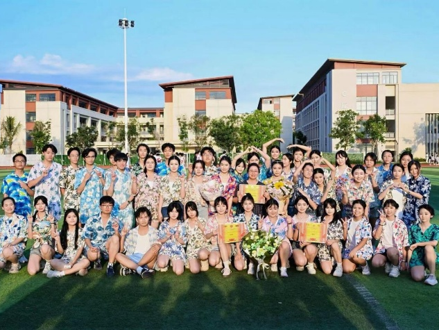 舞绽青春风采同心奔赴华章人大附中三亚学校高二年级集体舞展演_72.jpg